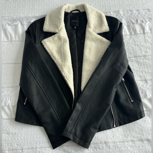 Dynamite Jackets & Blazers - Dynamite Black and Cream Women's Jacket